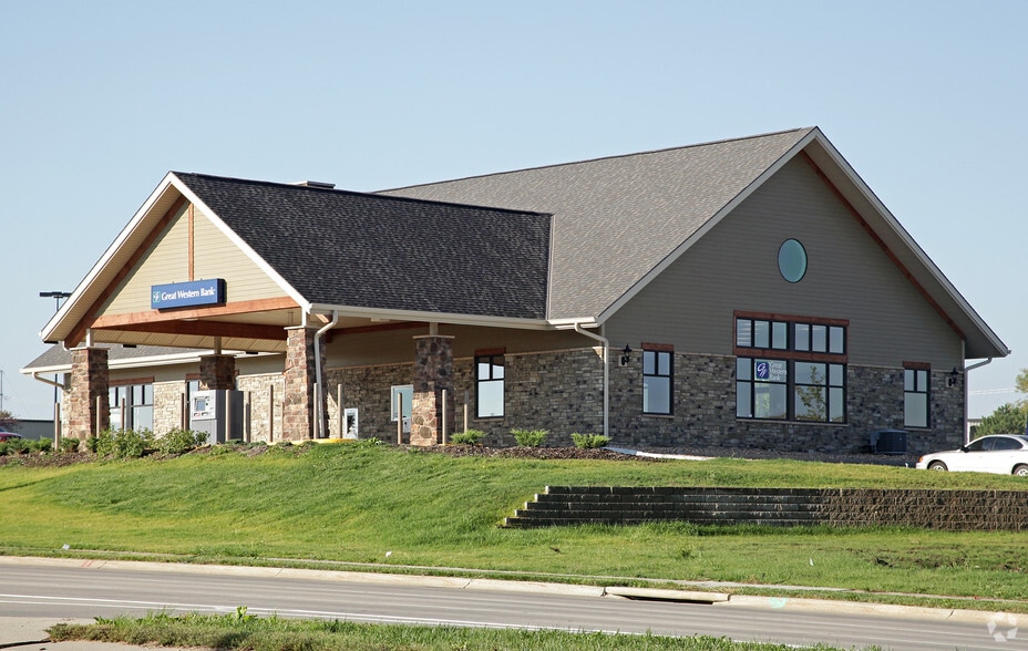 8380 Old Cheney Rd, Lincoln, NE à louer - Photo principale - Image 1 de 2