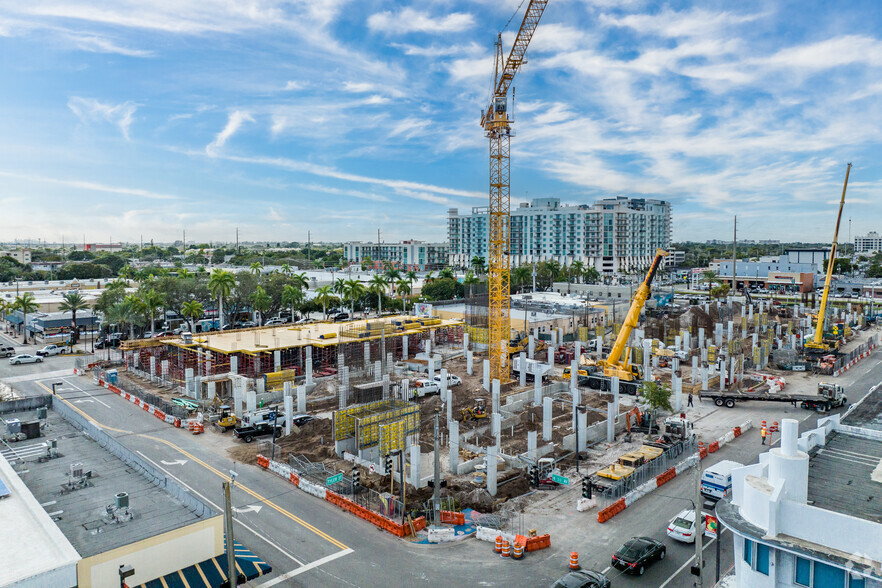 2001 Hollywood Blvd, Hollywood, FL for sale - Primary Photo - Image 1 of 1