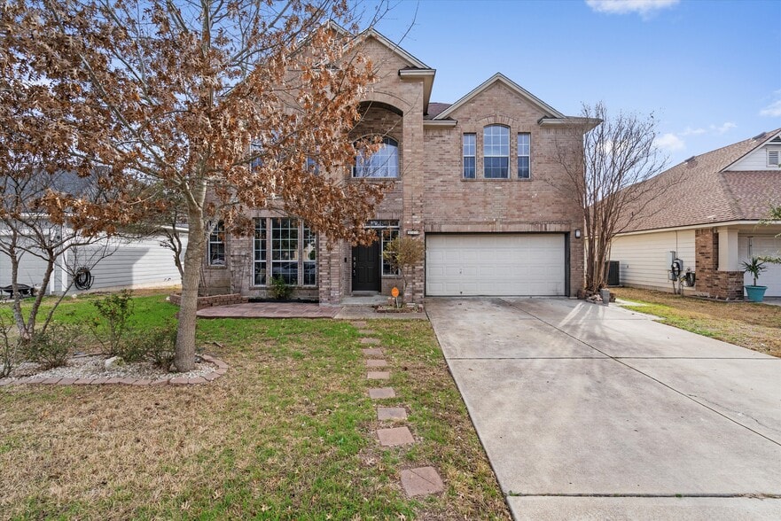 113 Holmstrom St, Hutto, TX à vendre - Photo du bâtiment - Image 1 de 39