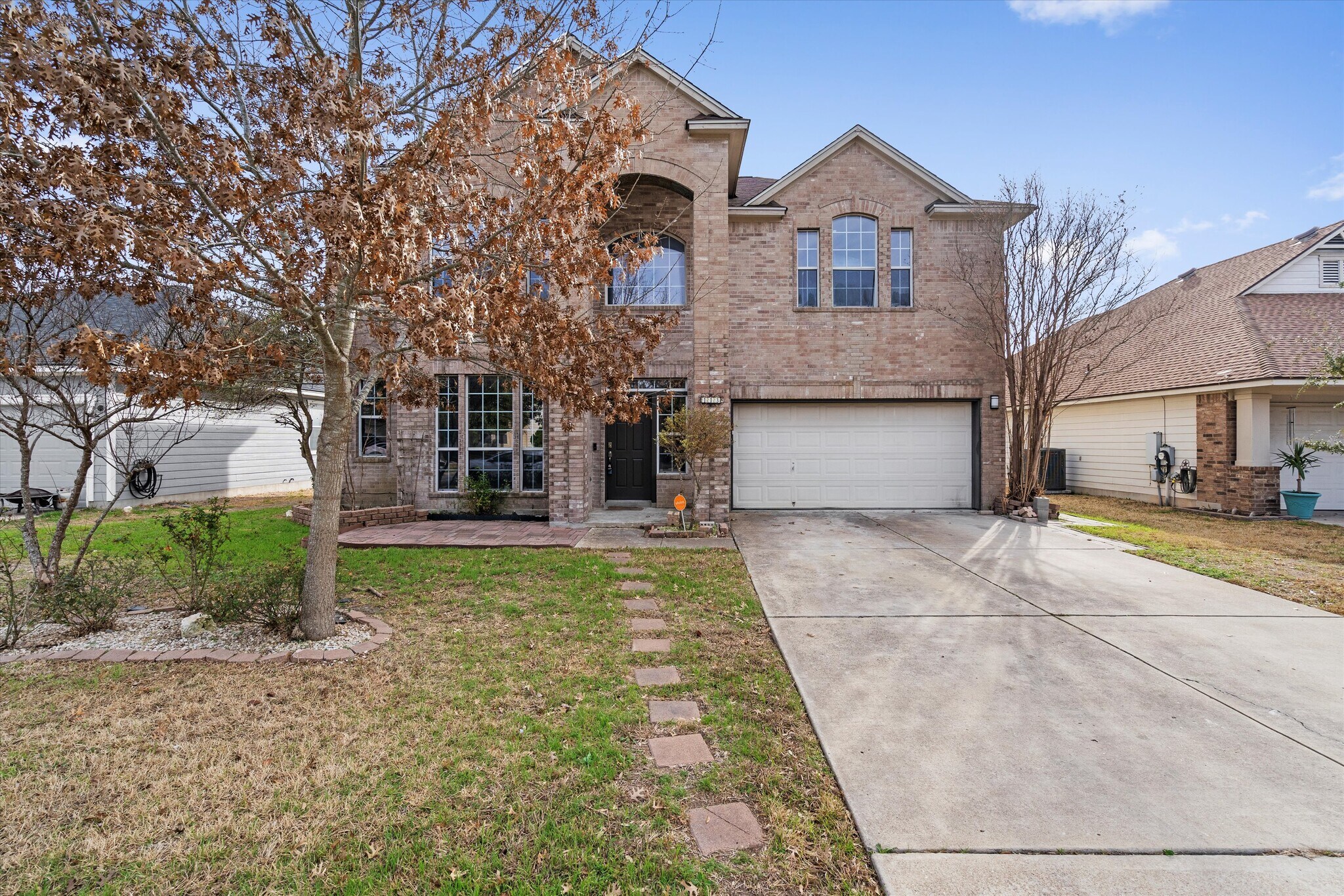 113 Holmstrom St, Hutto, TX à vendre Photo du bâtiment- Image 1 de 40