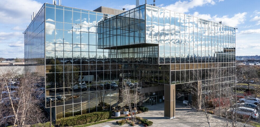 250 Moonachie Rd, Moonachie, NJ à louer - Photo du bâtiment - Image 2 de 18