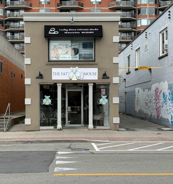 468 Brant St, Burlington, ON à vendre - Photo du bâtiment - Image 1 de 1