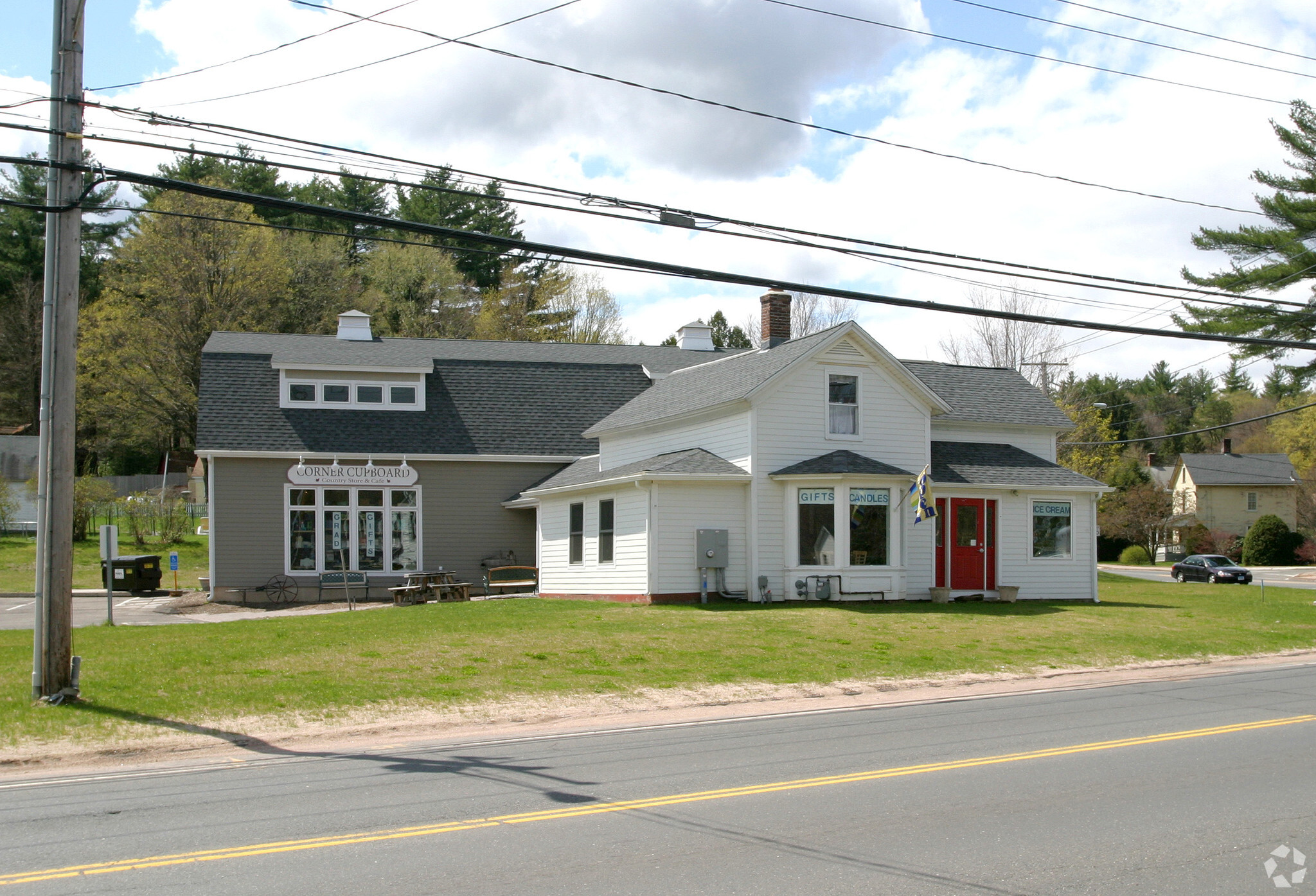 141 West St, Simsbury, CT à vendre Photo du bâtiment- Image 1 de 1