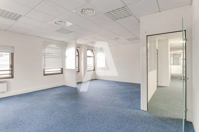 Office in Orsay for lease - Interior Photo - Image 3 of 9