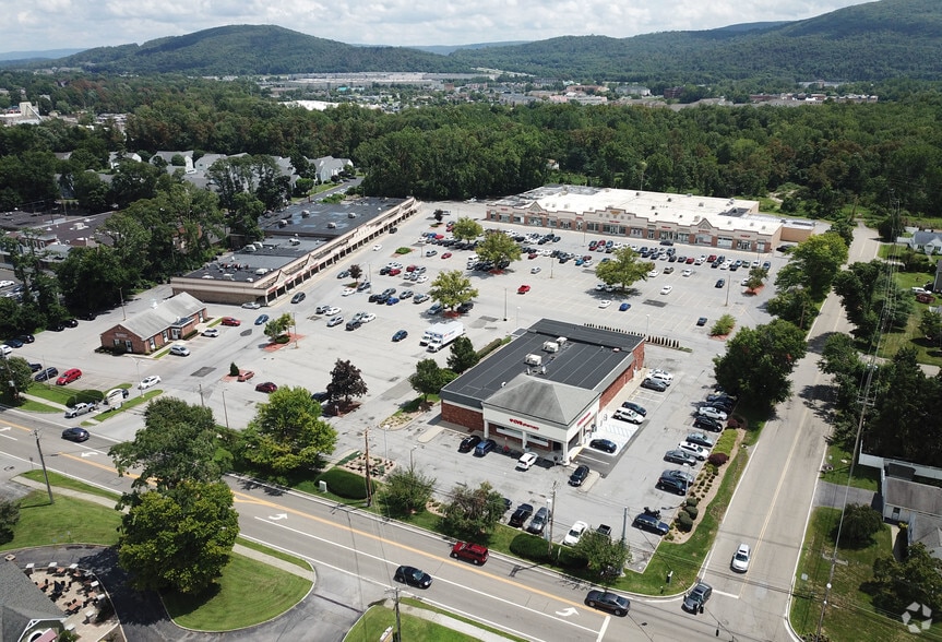 986 Main St, Fishkill, NY for lease - Aerial - Image 2 of 28