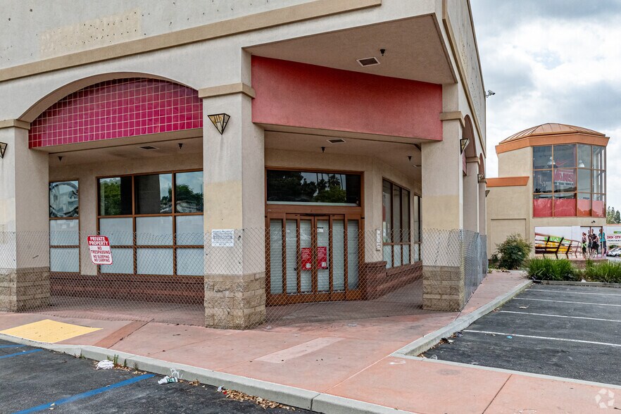 12550-12560 Whittier Blvd, Whittier, CA à louer - Photo du bâtiment - Image 2 de 6