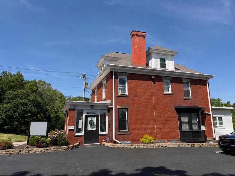 119 Arch Ave, Greensburg, PA for sale - Building Photo - Image 2 of 18