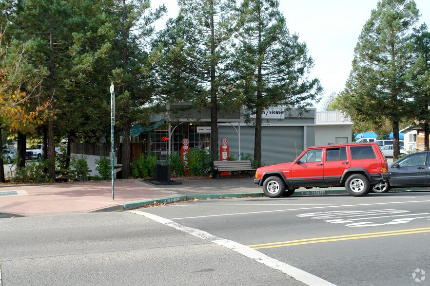 8259 Old Redwood Hwy, Cotati, CA à vendre - Photo du bâtiment - Image 2 de 2