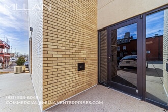 110 Main St, Clarksville, TN à louer Photo intérieure- Image 1 de 6