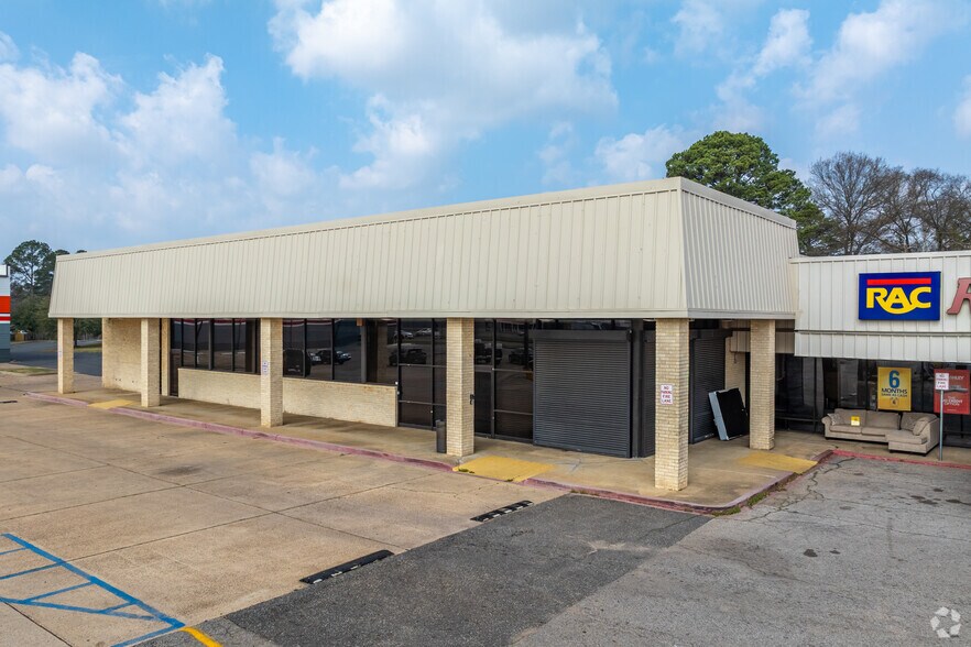 2710-2758 W 70th St, Shreveport, LA à louer - Photo du bâtiment - Image 2 de 16
