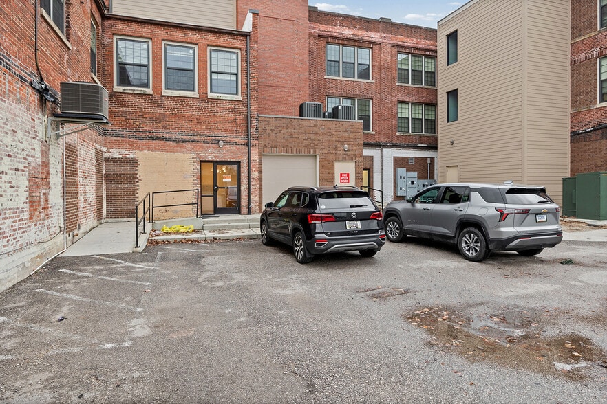 300 N 5th St, Lafayette, IN à louer - Photo du bâtiment - Image 2 de 10