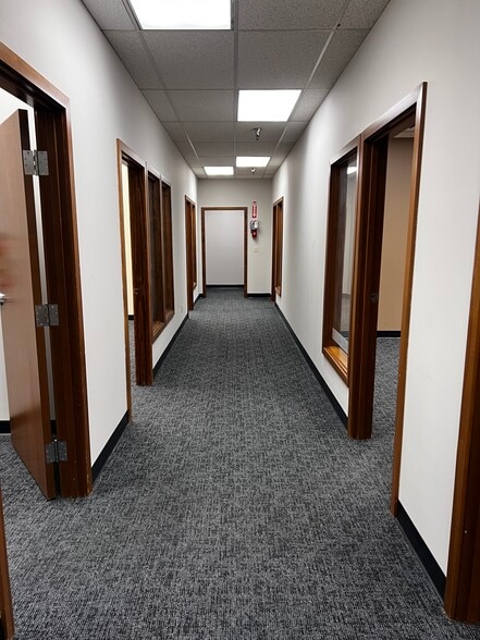 18435 Olympic Ave S, Tukwila, WA for lease - Building Photo - Image 2 of 4