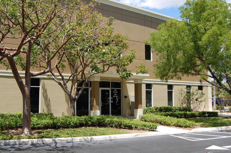 3400 N Andrews Avenue Ext, Pompano Beach, FL for lease - Building Photo - Image 3 of 10