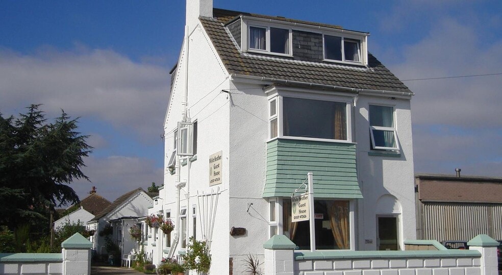 114 Victoria Rd, Mablethorpe for sale - Building Photo - Image 2 of 17