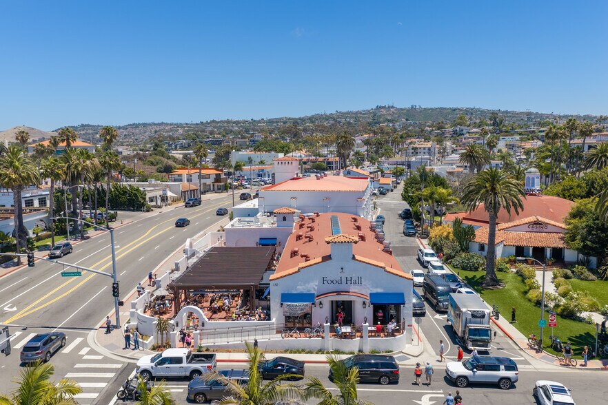 1720 N El Camino Real, San Clemente, CA à vendre - Photo du bâtiment - Image 3 de 11