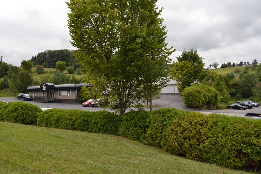 4028 Hanover Pike, Manchester, MD for sale - Building Photo - Image 1 of 27