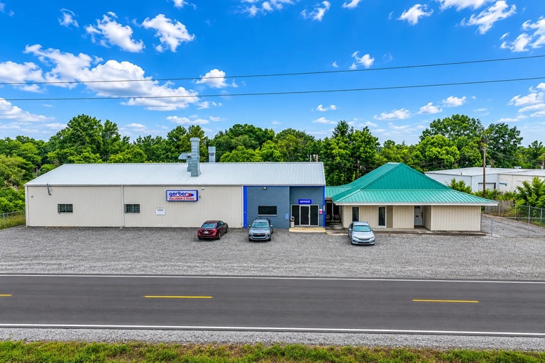 1704 S Lewis St, New Iberia, LA à vendre - Photo du bâtiment - Image 2 de 2