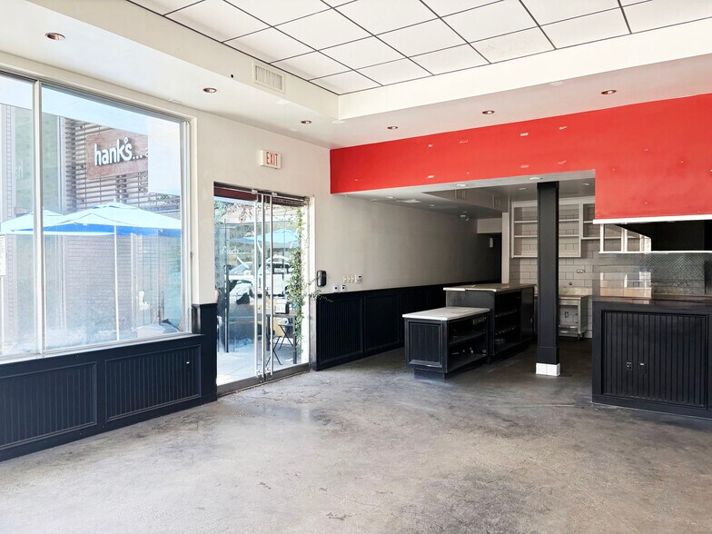 11723-11733 Barrington Ct, Los Angeles, CA à louer - Photo du bâtiment - Image 3 de 12