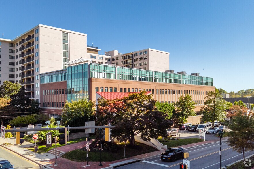 4416 East-West Hwy, Bethesda, MD à louer - Photo du bâtiment - Image 3 de 6