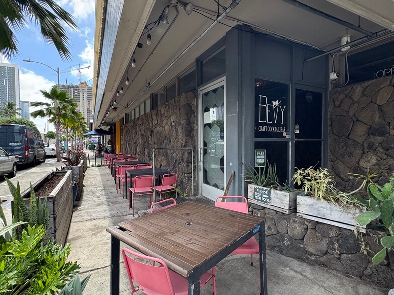 675 Auahi St, Honolulu, HI for lease - Building Photo - Image 2 of 5