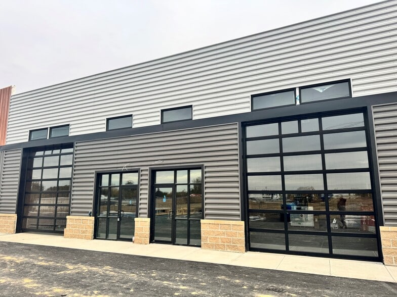 4355 Perry Worth Rd, Whitestown, IN for lease - Building Photo - Image 2 of 6