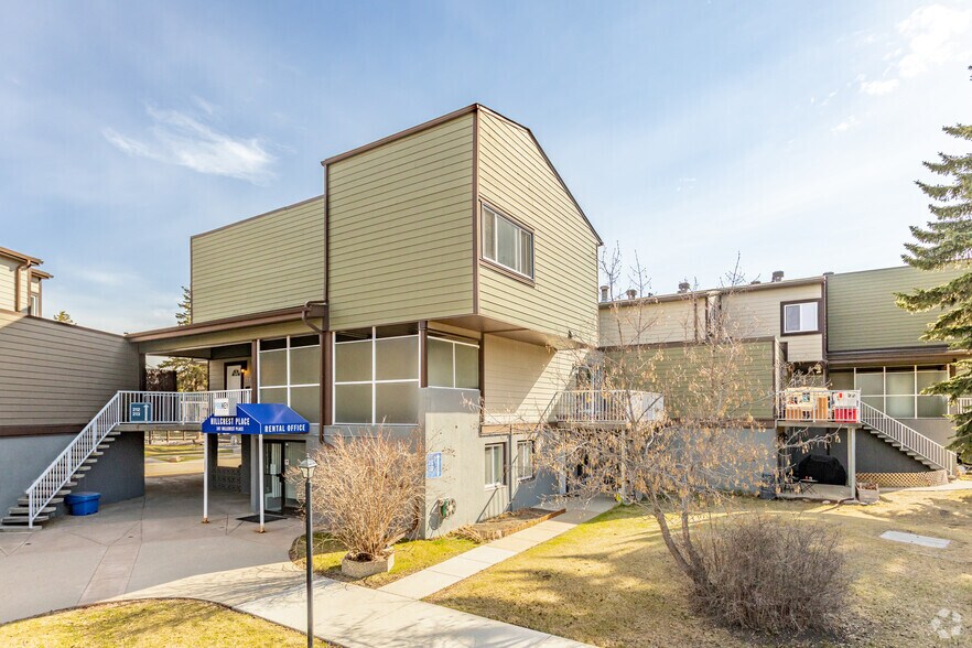 107 Hillcrest Pl, Edmonton, AB à vendre - Photo principale - Image 1 de 1