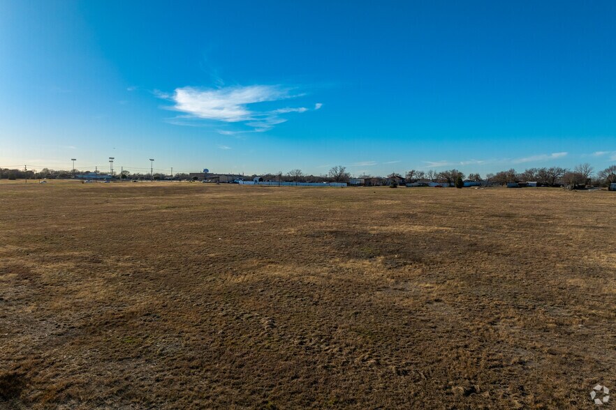 3811 S Beltline Rd, Mesquite, TX à louer - Photo du bâtiment - Image 2 de 3