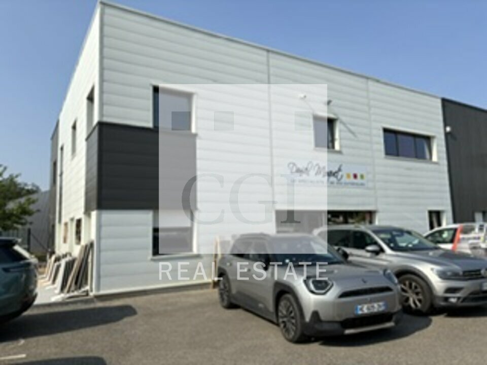 Office in Janneyrias for lease Building Photo- Image 1 of 9