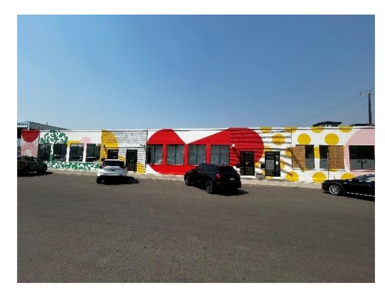 10580 115th St NW, Edmonton, AB à vendre - Photo du bâtiment - Image 3 de 13