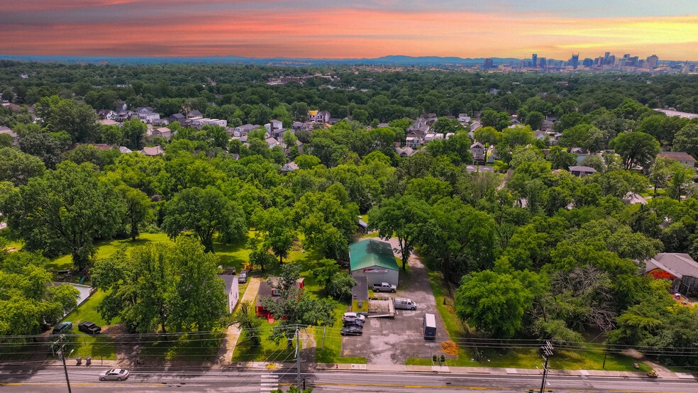 1012 E Trinity Ln, Nashville, TN for sale - Building Photo - Image 3 of 18