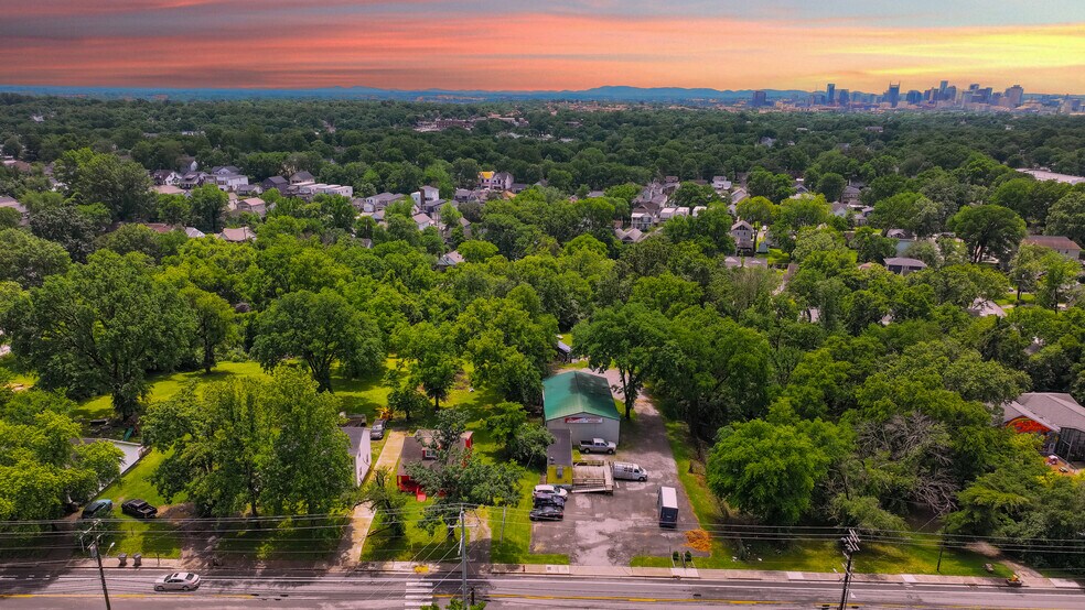 1012 E Trinity Ln, Nashville, TN à vendre - Photo du bâtiment - Image 3 de 16