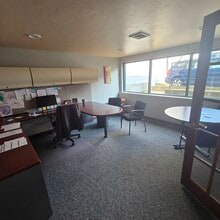 320 Main Ave, De Pere, WI for lease Interior Photo- Image 2 of 5