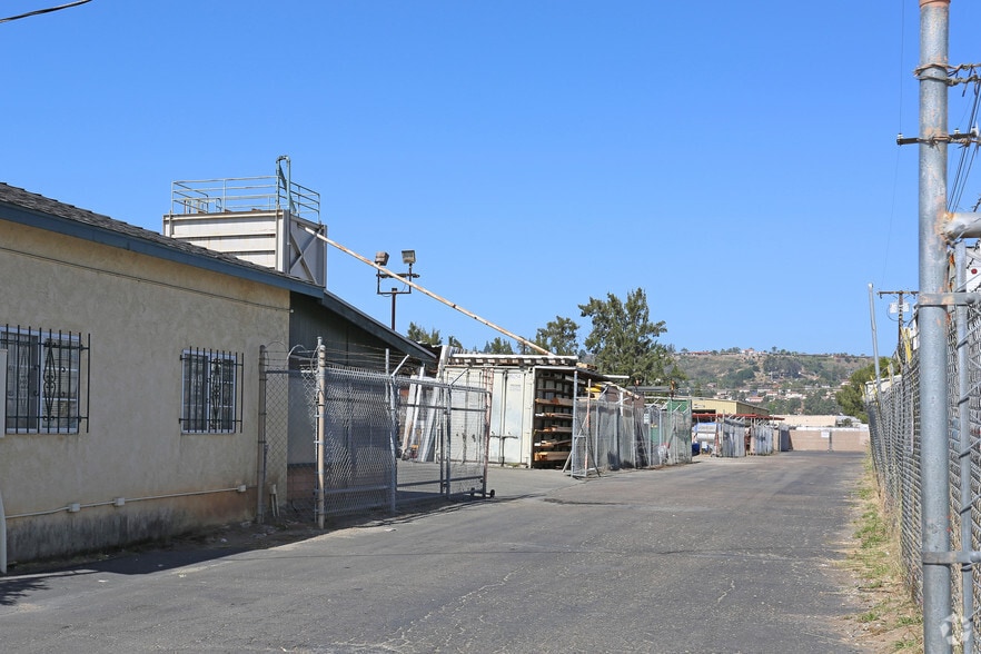 1540 Pioneer Way, El Cajon, CA for lease - Building Photo - Image 3 of 11