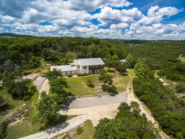 19019 TX-71, Spicewood, TX for lease - Primary Photo - Image 1 of 89