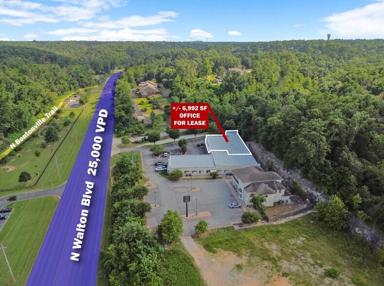 2601 N Walton Blvd, Bentonville, AR à louer - Photo du bâtiment - Image 3 de 15