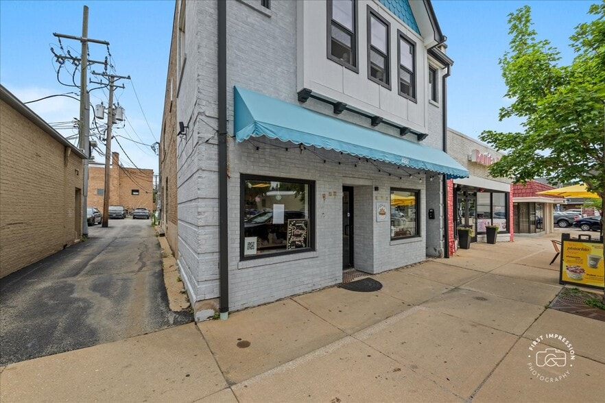 4958 Main St, Downers Grove, IL for lease - Building Photo - Image 2 of 16