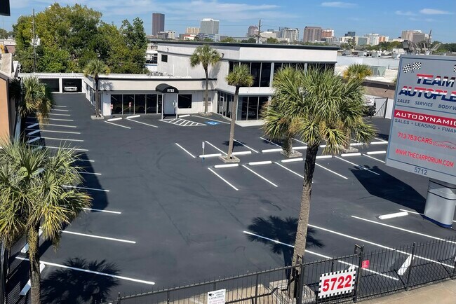 Plus de détails pour 5722 Southwest Fwy, Houston, TX - Commerce de détail à louer