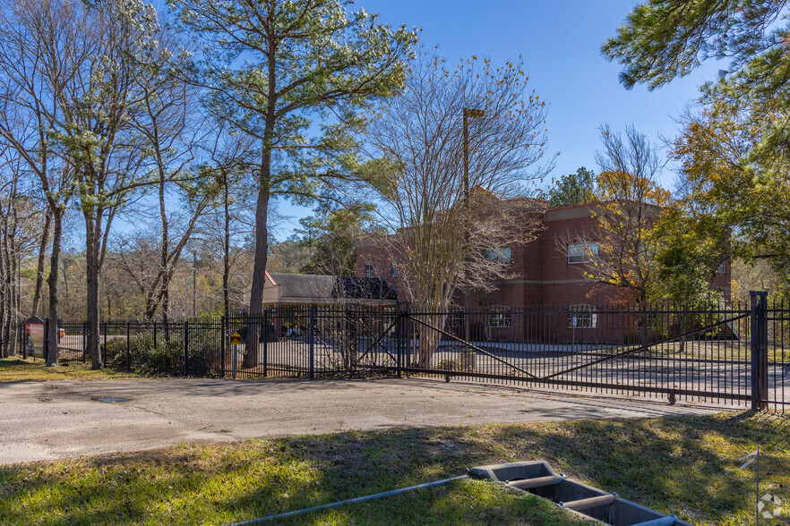 2101 S Loop 336 W, Conroe, TX for lease - Building Photo - Image 3 of 25