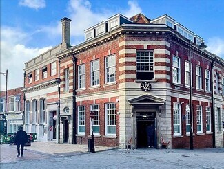 Plus de détails pour 2 Winchester St, Basingstoke - Commerce de détail à louer