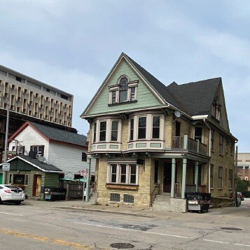 738-740 N James Lovell St, Milwaukee, WI for sale - Building Photo - Image 2 of 8