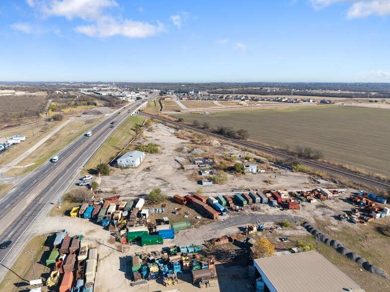 3024 N Main St, Cleburne, TX for lease - Building Photo - Image 3 of 3