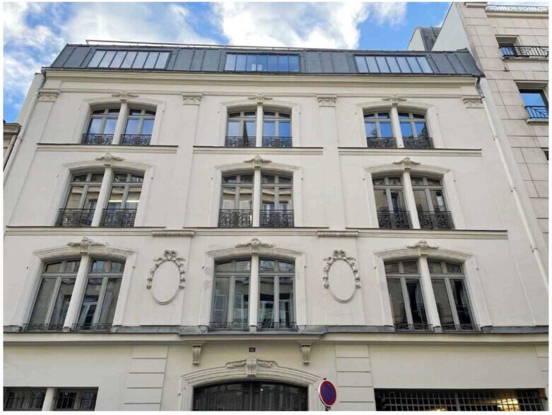 Office in Paris for lease - Building Photo - Image 1 of 26