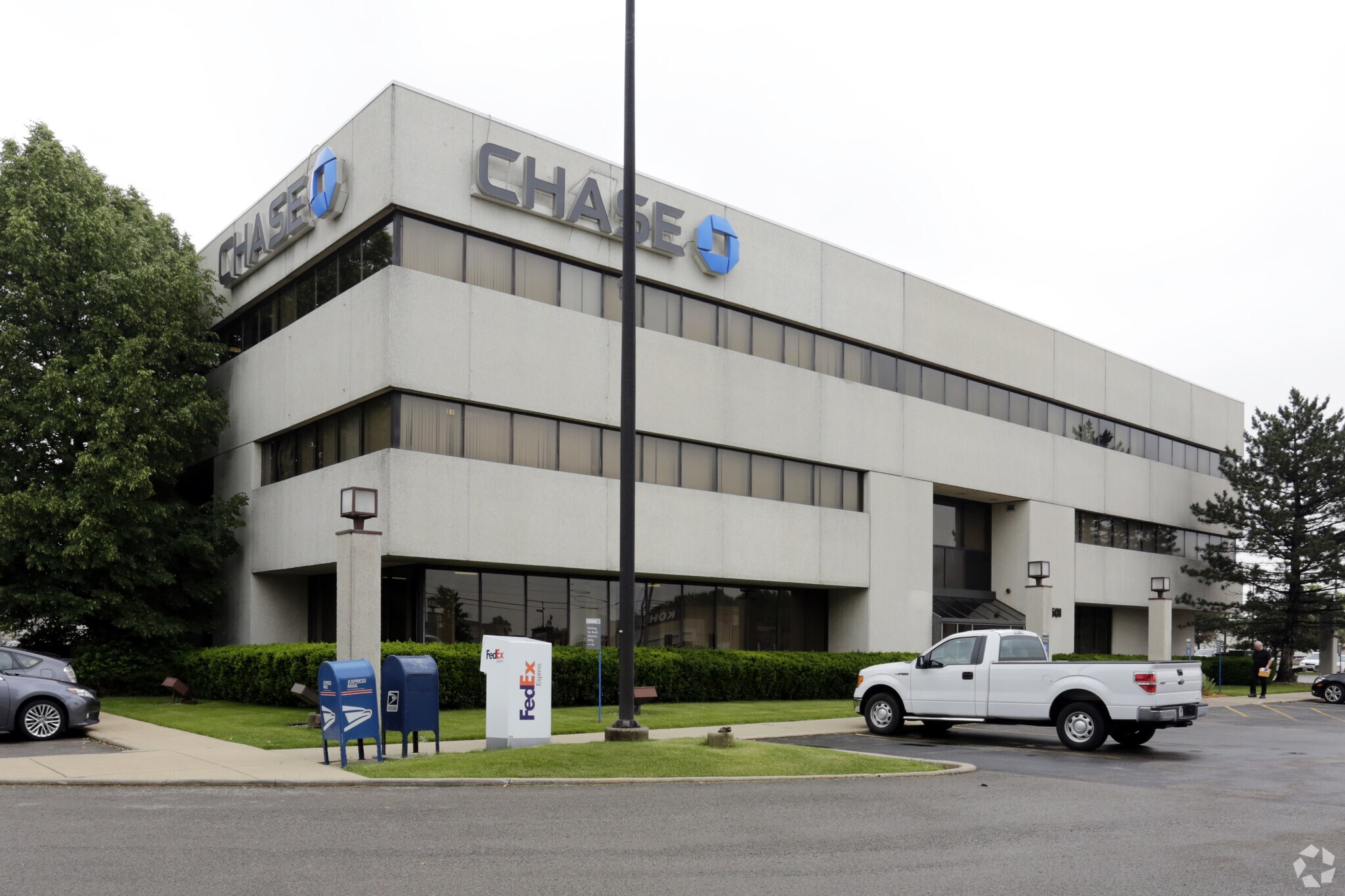 7501 Lemont Rd, Woodridge, IL à louer Photo du bâtiment- Image 1 de 10