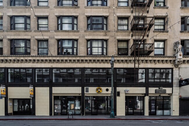 Plus de détails pour 212 W 5th St, Los Angeles, CA - Commerce de détail à louer