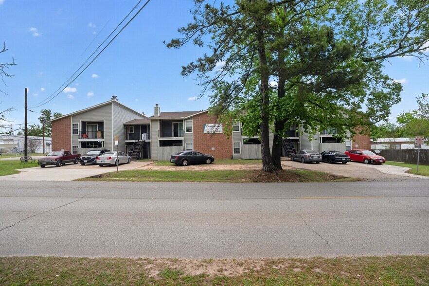 214 Longstreet Rd, Willis, TX à vendre - Photo du bâtiment - Image 3 de 25