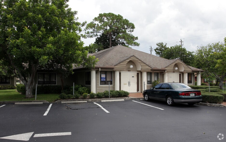 12553 New Brittany Blvd, Fort Myers, FL à vendre - Photo du bâtiment - Image 3 de 11