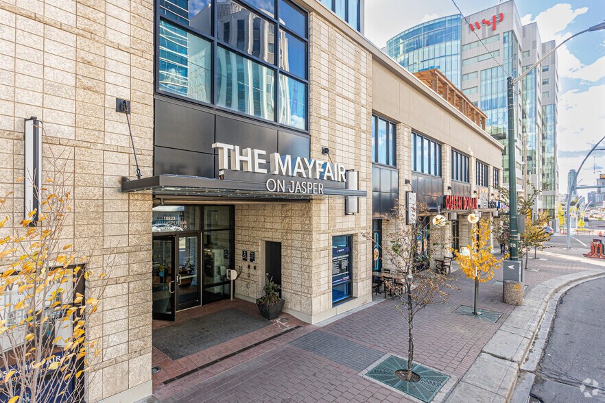 10823 Jasper Ave, Edmonton, AB à louer - Photo du bâtiment - Image 2 de 6