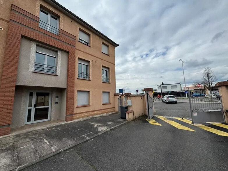 Office in Tournefeuille for lease - Building Photo - Image 2 of 10