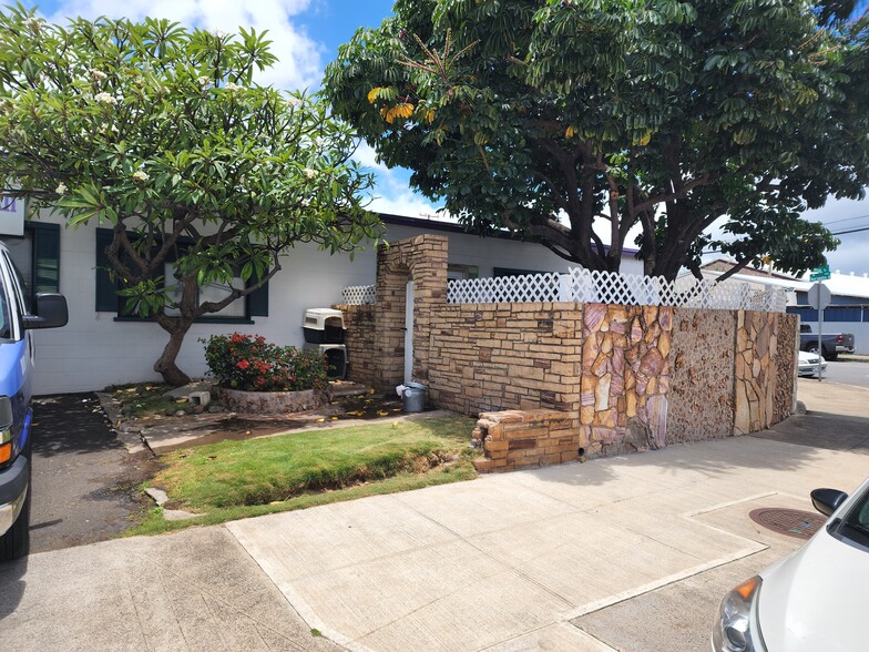 686 Ahua St, Honolulu, HI à vendre - Photo du bâtiment - Image 1 de 1