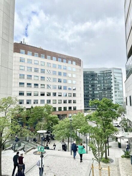 Bureau dans Courbevoie à louer - Photo du bâtiment - Image 1 de 8